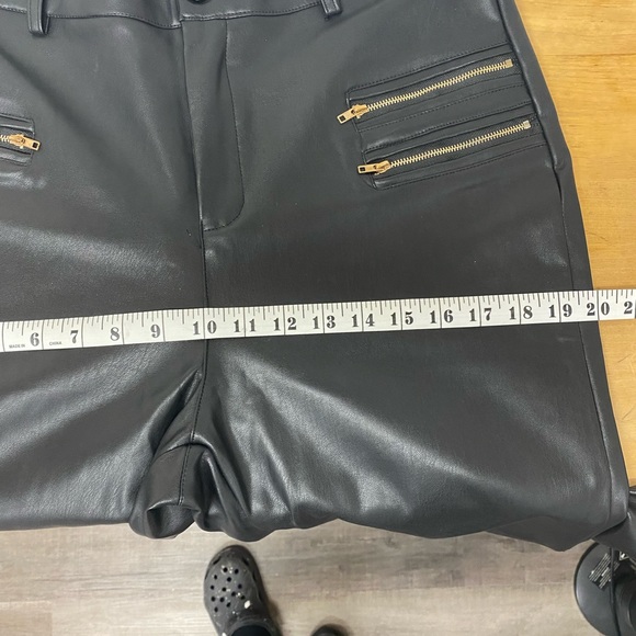 Boohoo faux leather pants with gold zipper accents - Picture 5 of 5